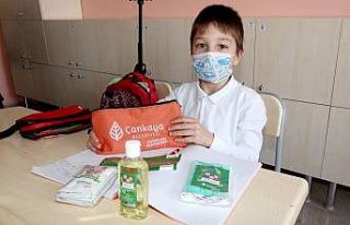 Başkent’te okullarda 30 bin hijyen seti dağıtıldı