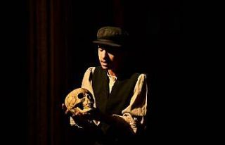 Başkentte tiyatroya destek