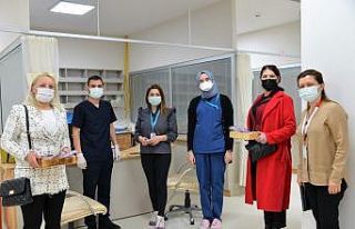 ’Baştacı Kadınlar’dan sağlık çalışanlarına...