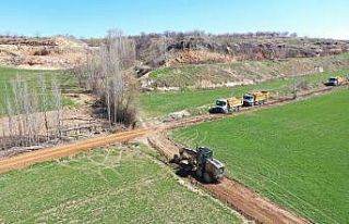 Batuhan’ın okul yolu asfaltlanıyor
