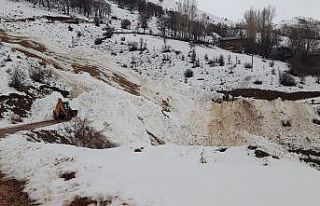 Bayburt’ta çığ düşmesi sonucu kapanan köy...