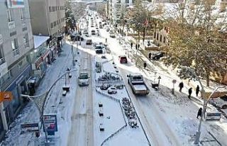 Bayburt’ta kar yağışı etkisini sürdürüyor