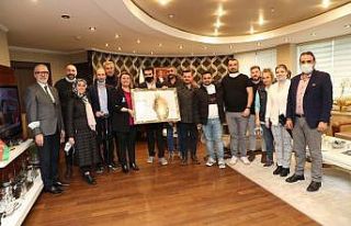 Belediye personelinden Başkan Hürriyet’e doğum...