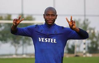 Benik Afobe hem Trabzonspor’u hem de Stoke City’i...
