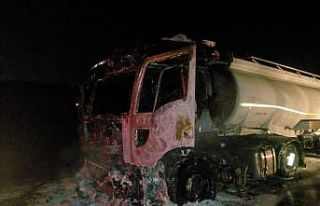 Benzin yüklü tanker yangınında faciadan dönüldü