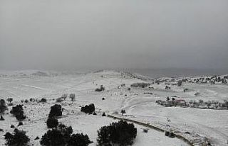 Beyaza bürünen Bozdağ havadan görüntülendi