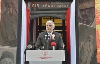 Beyoğlu İstiklal Caddesi’ndeki “Mehmet Akif...