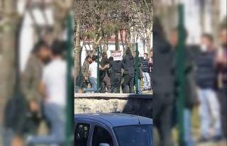 Beyoğlu’nda gencin boğazından bıçaklandığı...