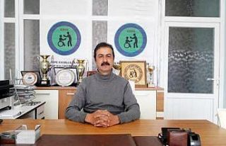 Bilgisayar destekli muhasebe kursuna katılacak engelliler...