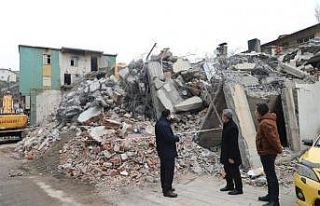 Bitlis Deresi’nin üstündeki iş yerlerinin yıkımı...