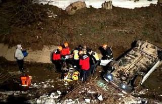 Bolu’da otomobil kanala uçarak takla attı: 1 yaralı