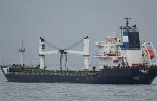 Bozcaada açıklarında karaya oturan ‘Kemet Star’...