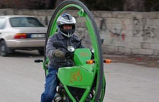 Bu motosikletin görüntüsü bilim kurgu filmlerini...