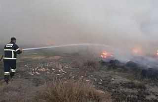 Burdur’da 50 dönüm arazi yandı, köylüler traktör...