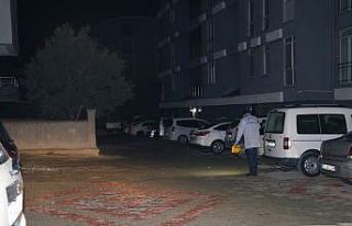 Burdur’da site bahçesinde bıçaklı kavga: 2 yaralı