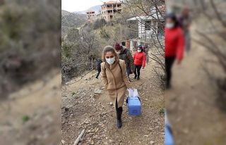 Burhaniye’de aşılama ekipleri yaşlıların ayağına...
