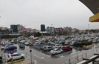 Bursa’da AVM’ler doldu taştı