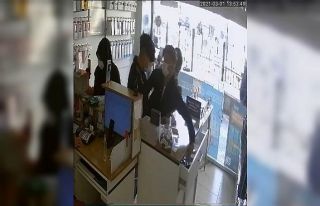 Bursa’da cep telefonu hırsızları kamerada