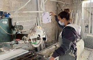 Bursa’da ekmeğini ’Mermer’den çıkartan kadın,...