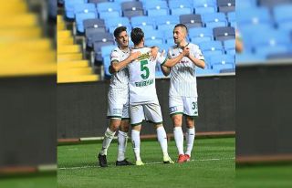 Bursaspor, Play-Off barajına 2 puan daha yaklaştı