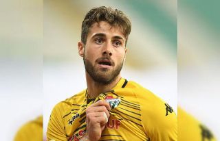 Bursaspor’un genç kalecisi Ataberk Dadakdeniz sözleşmesini...