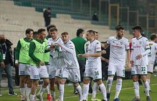 Bursaspor’un golcü ismi Burak Kapacak cezalı duruma...