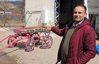 Çalıların arasında buldu, gözü gibi bakıyor
