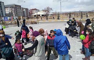 Camiler çocuklarla çiçek açtı