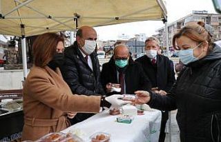 Çanakkale şehitleri için lokma dağıtıldı