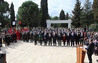 Çanakkale Zaferinin 106. yıldönümünde şehitler...