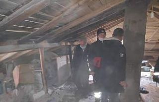 Çatı katında çıkan yangın paniğe neden oldu