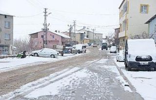 Çelikhan’da kar yağışı başladı