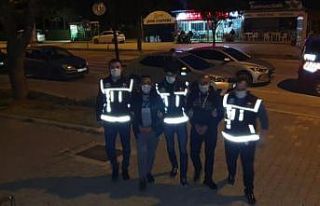 Çeşme’de 2 uyuşturucu satıcısı tutuklandı