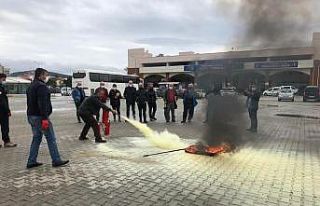 Çeşmeli muhtarlara yangın ve doğal afet eğitimi