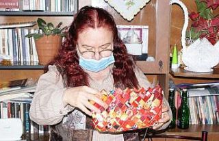 Çevreci öğretmen atıkları sanat eserine dönüştürüyor