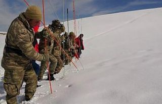 Çığ bölgesindeki canlar güvenlik korucularına...