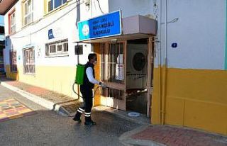 Çiğli’de yüz yüze eğitim için dezenfekte çalışmaları...
