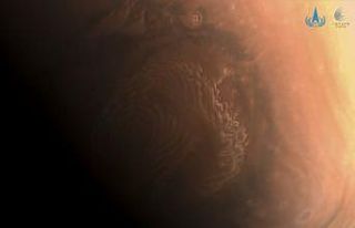 Çin’in uzay aracı Tianwen-1 Mars’ın ilk fotoğraflarını...