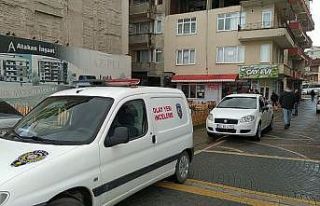 Cinnet getiren şahıs önce karısını, ardından...