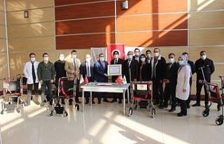 Cizre TSO’dan Devlet Hastanesine tekerlekli sandalye...