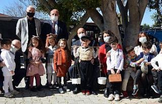 Çocuklar büyüklerini 60’lı yıllara götürdü