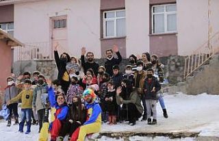 Çocuklar için oyuncak seferberliği, gönüllüler...
