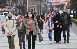 Cumartesi kısıtlaması kalktı, vatandaşlar sokakları...