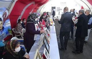 Cumhurbaşkanı Başdanışmanı Aslan, evlat nöbetindeki...