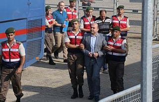 Darbeci amirale Cumhurbaşkanına hakaretten 7 yıl...