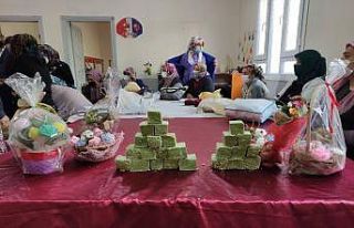 Defne sabunu üreterek aile bütçelerine katkı sunacaklar