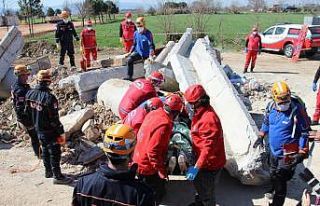 Deprem tatbikatı gerçeğini aratmadı