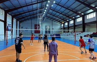 Develi’de voleybol kurslarına ilgi büyük