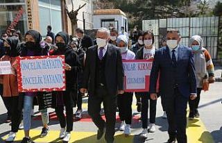 Develi’de “Yayalar Kırmızı Çizgimizdir”...