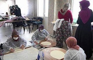 Diyanet kadınları yetim ve öğrenciler için kolları...